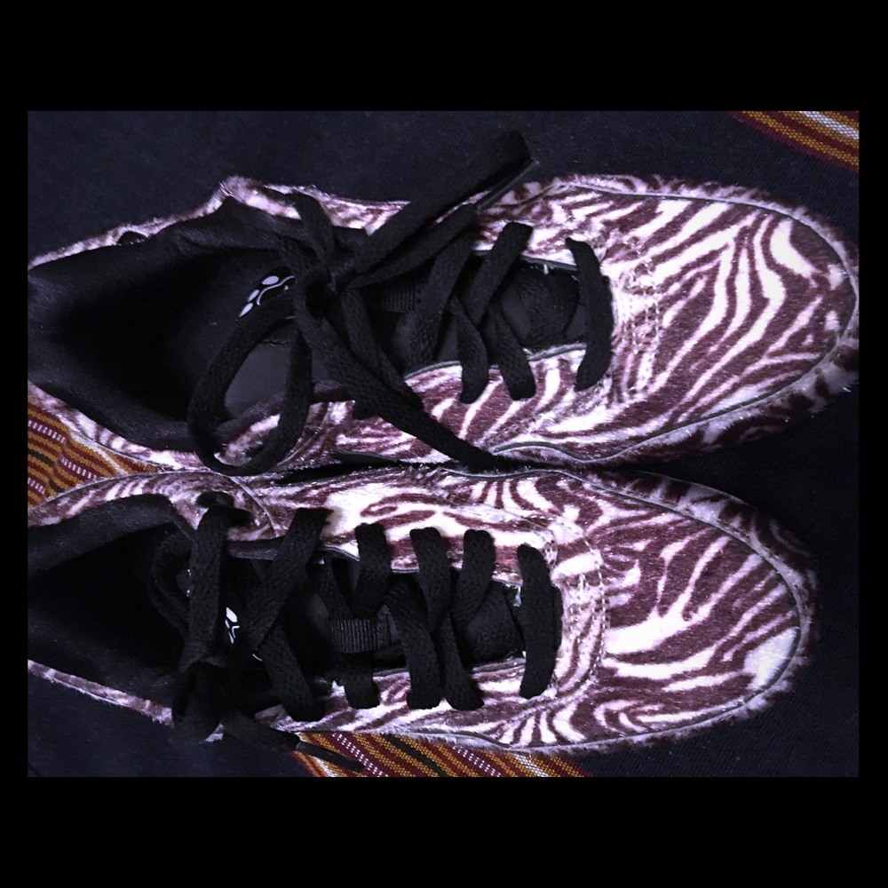MAKE ME AN OFFER - NIKE ZOOPACK AIRMAX 1QS